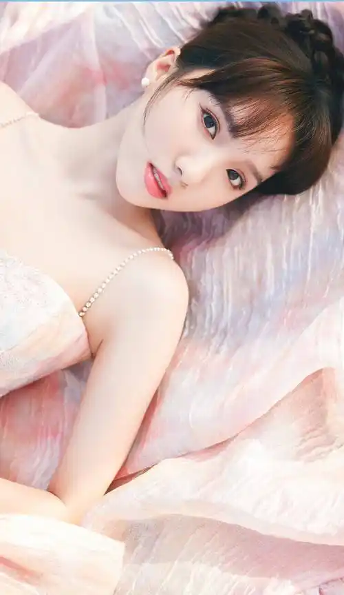 苏晓彤吊带连衣裙性感写真_网友_好身材_真让人