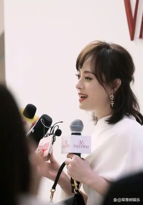 孙俪突然变美眼睛不凸也不发腮了下巴的痣引发热议被疑整容