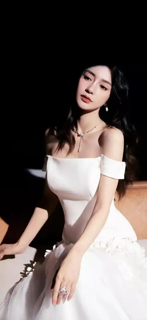 杨颖壁纸,犹如一颗璀璨的明珠