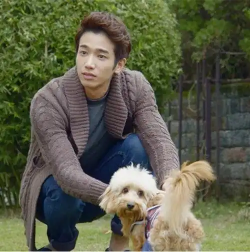 给大家介绍一下 我有男朋友了 他叫刘以豪