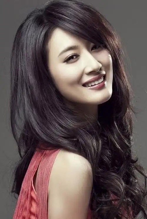 在我们中国人的传统审美观念中,瓜子脸,鹅蛋脸几乎是美女的标配,这样