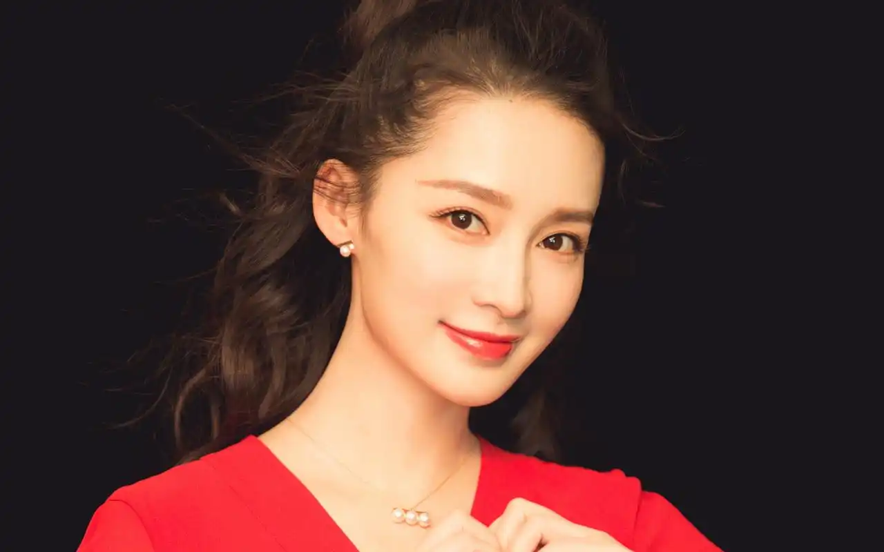 李沁靓丽性感写真高清桌面壁纸