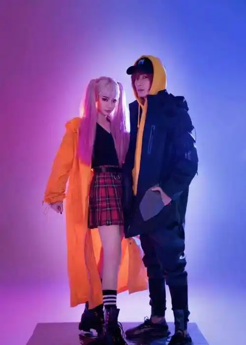 戚薇惊艳cos虞姬,蓝衣长发颜值爆表,完美还原造型引热议!