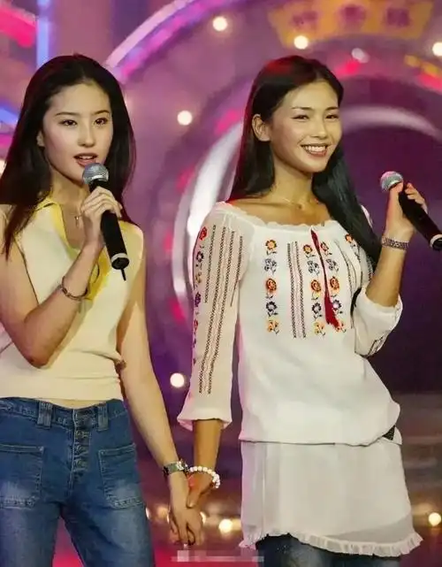 她也是13岁出道,却没有人觉得幼态,违和|杨幂|刘亦菲|女明星|欧阳娜娜