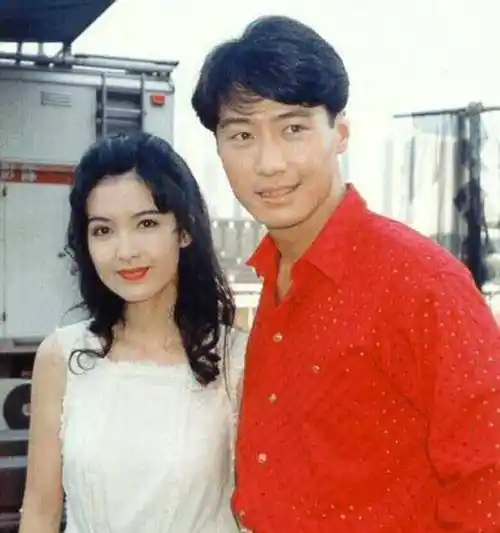 原创周慧敏晒20年前老公倪震与刘德华旧照网友问当年的倪震帅还是黎明