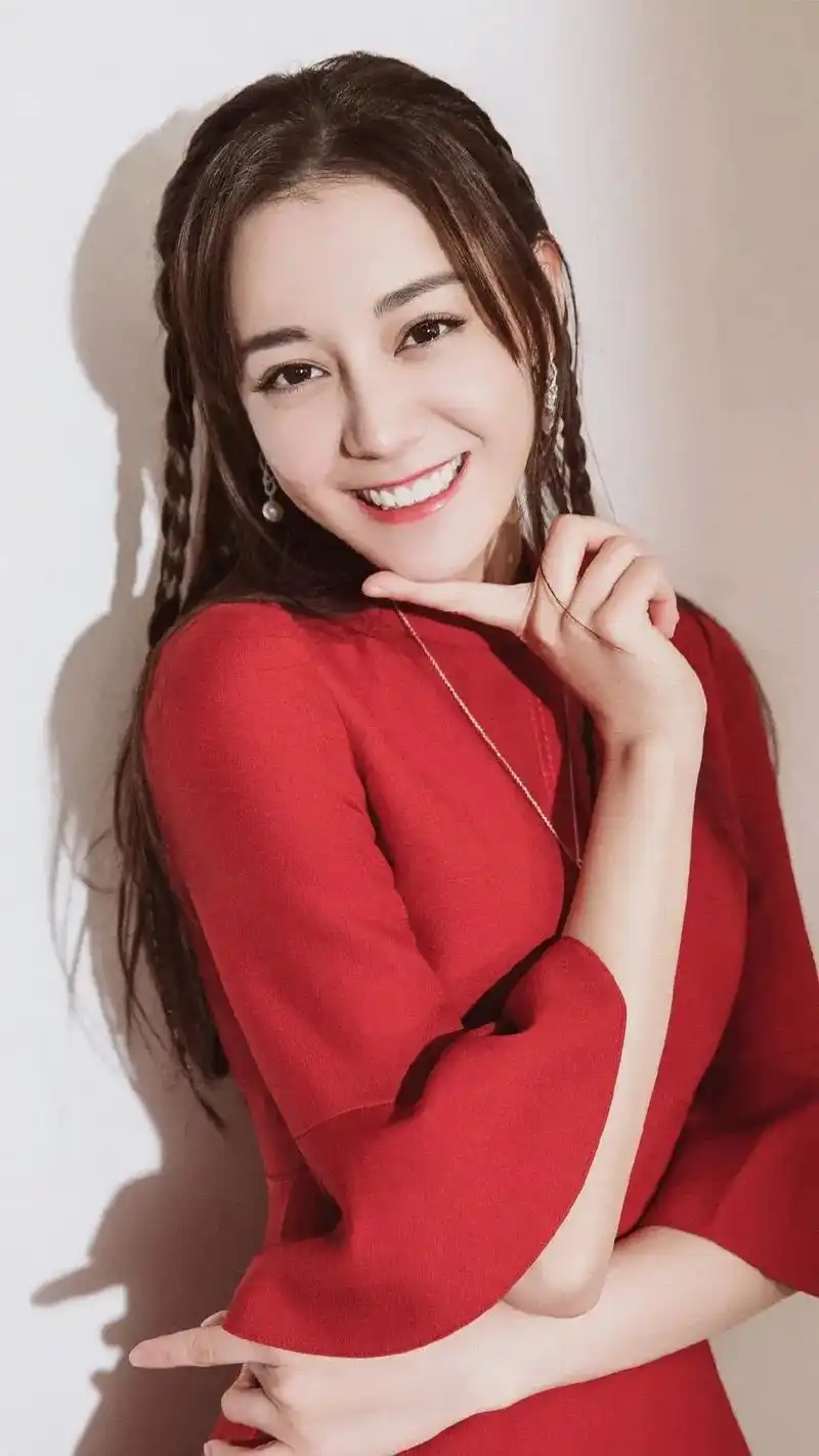 迪丽热巴壁纸:你笑的时候真好看 像月牙里装满了星星78!