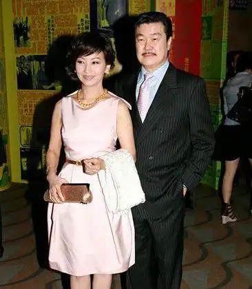 赵雅芝:一个成功女人背后也会有一个默默付出的男人_公黄锦燊