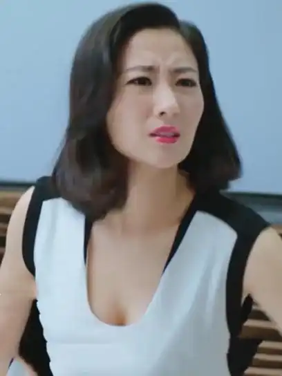 悬疑剧《 a target="_blank" href="/item/家庭秘密/17210043" data