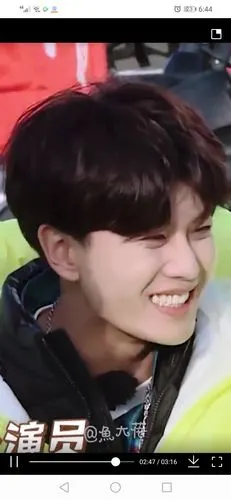 任嘉伦儿露齿笑的时候