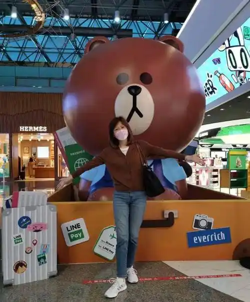 54岁穿开衫牛仔裤打扮朴素,半路结合很有夫妻像_周玉琴_女性_女人