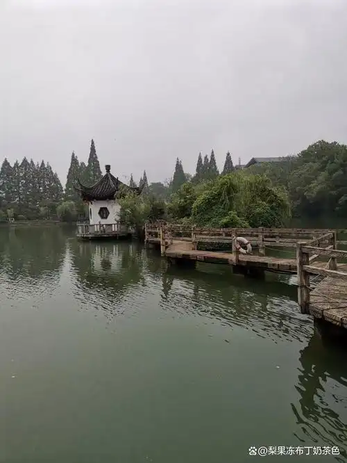 太极洞位于苏皖交界处,离宜兴不远.