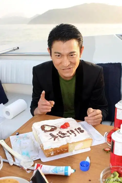 刘德华62岁生日,香港娱乐圈半数以上名流巨贾纷纷到场庆贺!