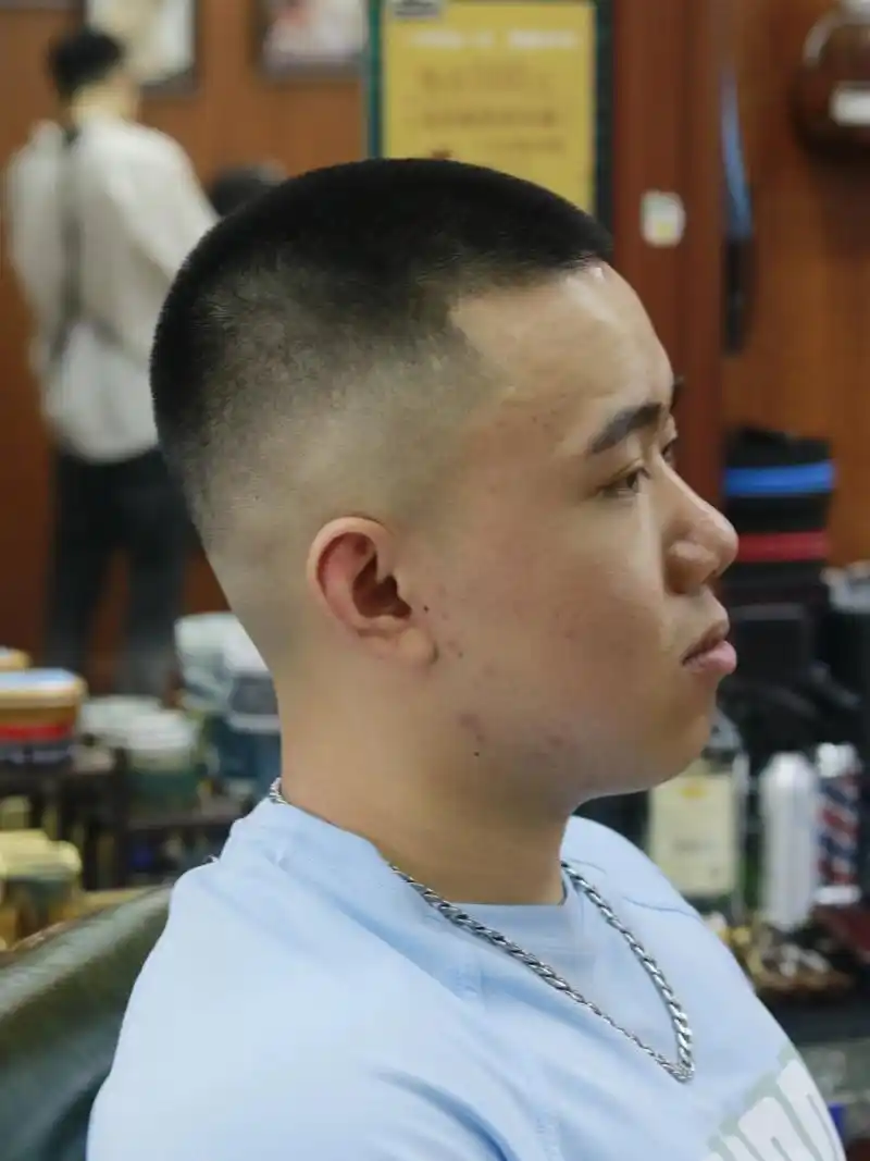 霸气美式寸头 78先努力让自己发光,对的人才能迎着光而来