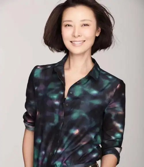 因直率成被告,得罪半个娱乐圈,背景不输韩雪,柯蓝到底啥来头