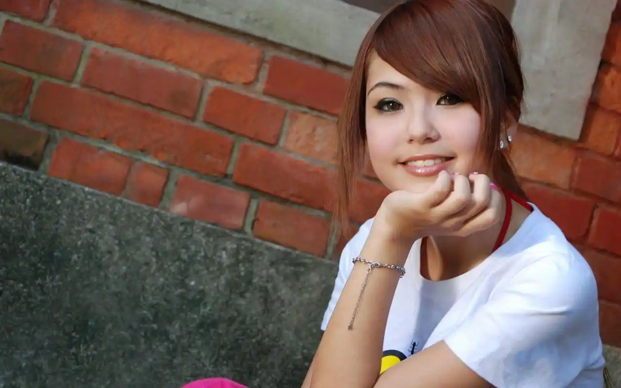 嫩模昆凌图片性感长发美女写真图片