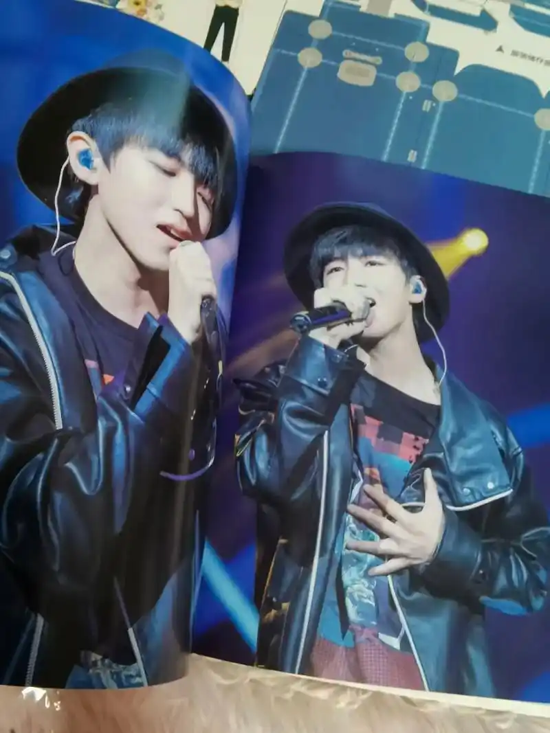 tfboys 王俊凯 亲笔签名 17岁启航 主题生日会纪念写 - 抖音