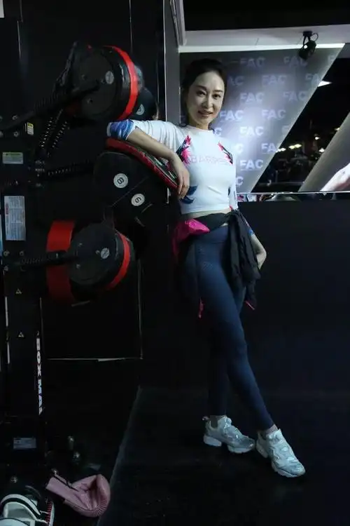 香港女歌手杨娜个人资料