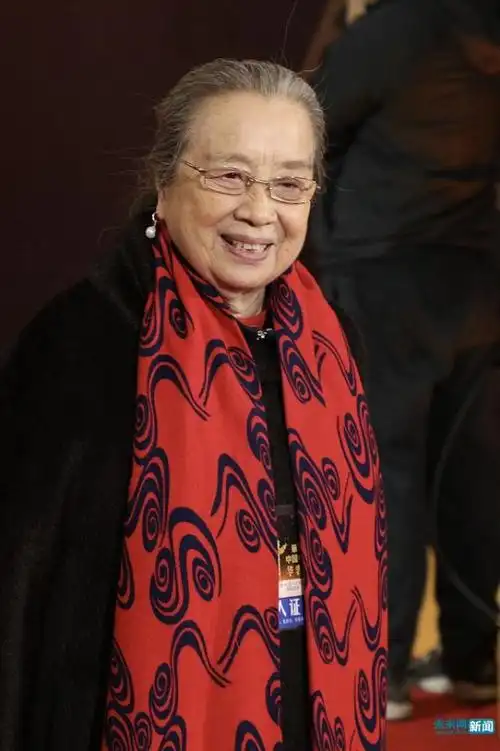 李明启,1936年2月20日出生于辽宁丹东,中国戏剧家协会会员,中国电影