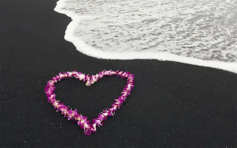 夏季清凉海边沙滩爱心唯美图片电脑桌面壁纸高清