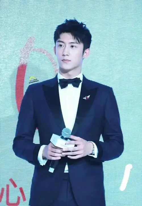 男艺人强势来袭,胡歌靳东俱往矣,一代新人换旧人|吴磊|杨洋|女明星