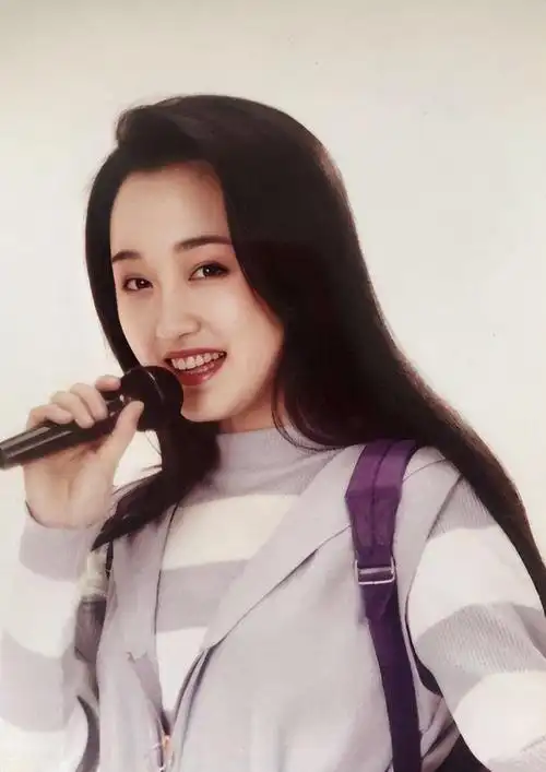 回顾杨钰莹事业巅峰为爱隐退被前夫坑惨如今50岁依旧单身