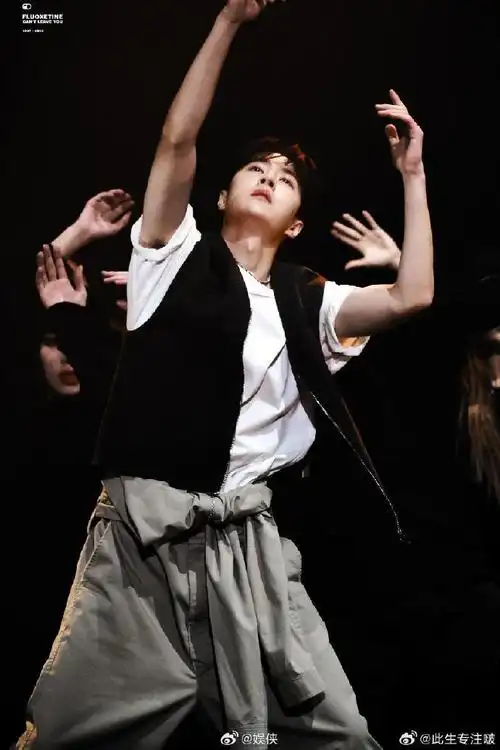 这是王一博个人演唱会吧