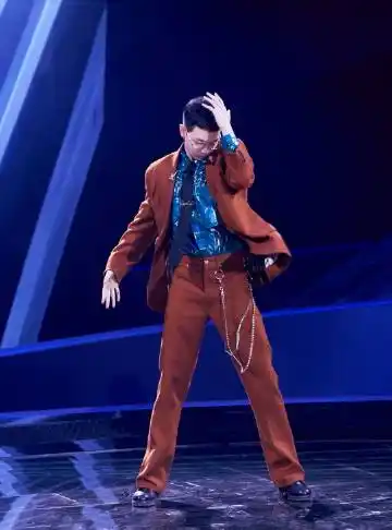 夏夏ending pose超帅