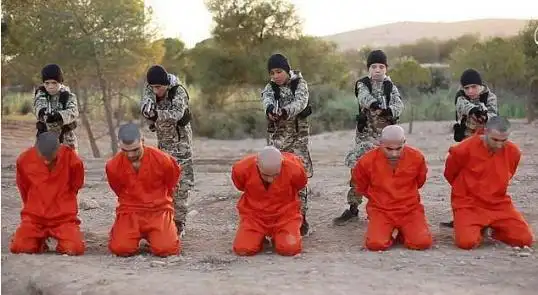 子弹飞行速度每秒800米,而声音速度每秒300米,死刑犯为听到声音就爆头