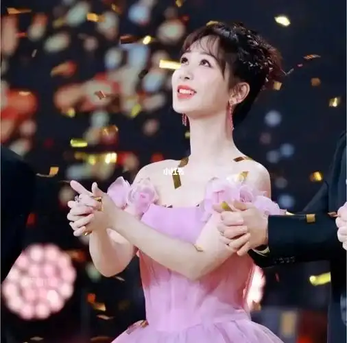 给杨紫一片紫海吧