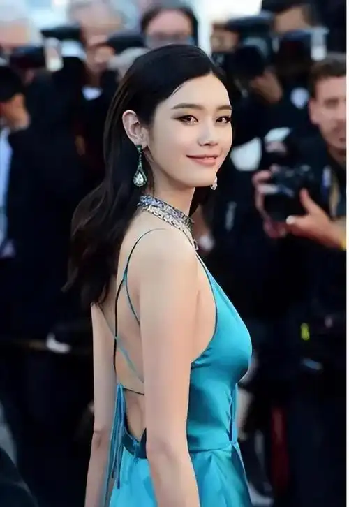 当街和何猷君吵架,男方数次求和仍被吼|何穗|模特|梁安琪|张梓琳_网易