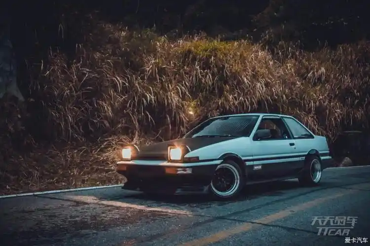 "豆腐战车"ae86灵魂犹在,有血有肉有情怀!