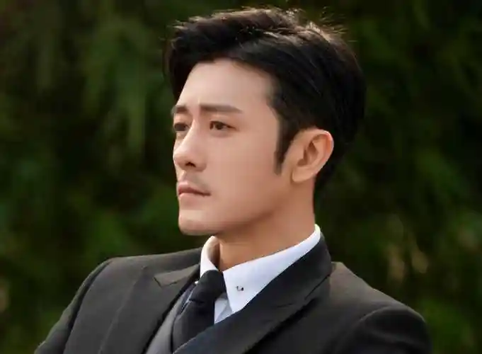 亲妈是导演,干妈是导演,20年都捧不红他,却在娶妻改名后火了_林雨申