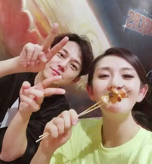 原创热讯99915肖战王一博鹿晗杨紫高热度tfboys全上榜