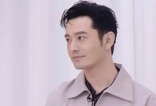 黄晓明陪完前妻陪女友,新欢旧爱同框,处境天差地别