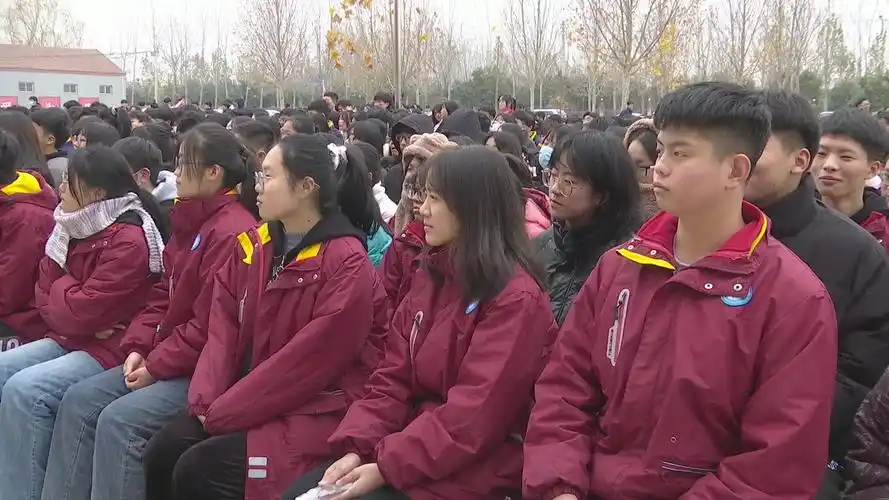 内黄县第二高级中学副校长张瑞宾表示,"学校是培养学生爱国主义教育的