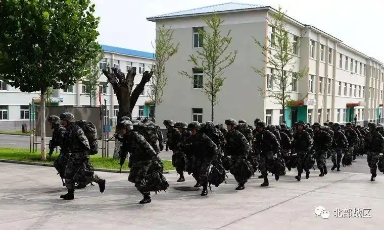 走进超燃练兵场!"暴风雨部队"官兵这样向"八一"献礼