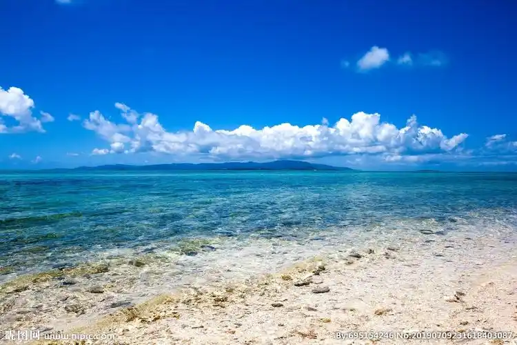 沙滩大海图片