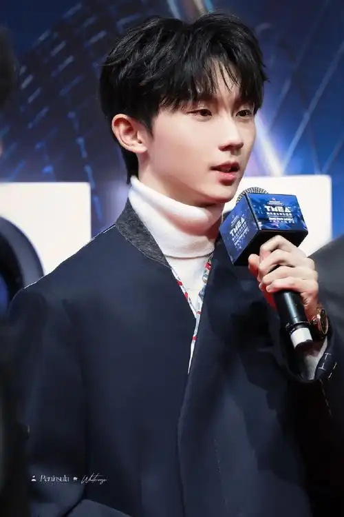 马嘉祺走红毯收到祝福的反应#20211211|tmea红毯是优雅贵公子07