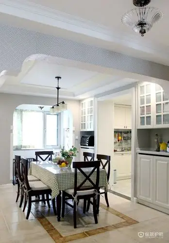 餐台设计与布置温馨家庭餐厅装修效果图