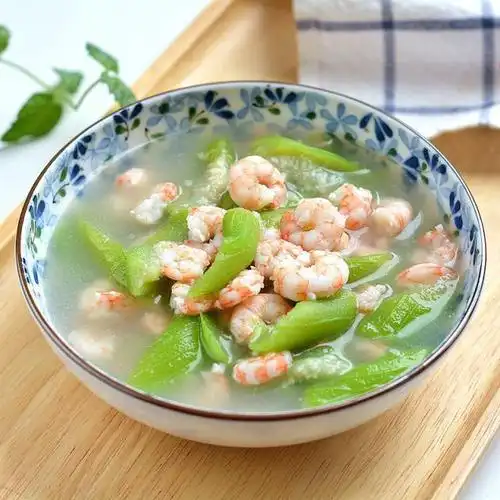 无油丝瓜虾仁汤,高蛋白,低热量的夏季补水汤菜