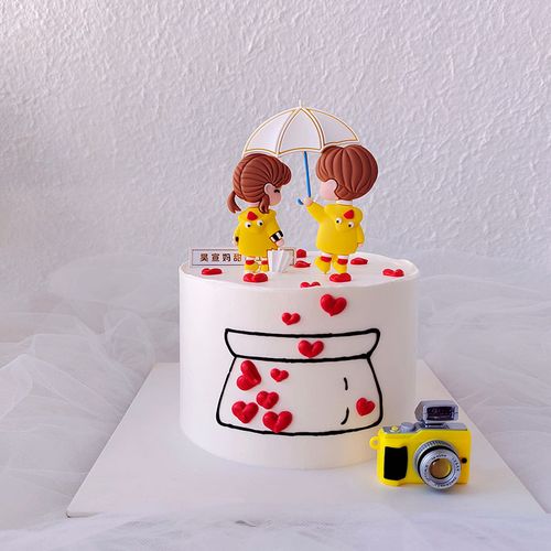 雨天宝宝打伞情侣爱你为你遮风挡雨蛋糕装饰摆件软胶黄衣儿童插件
