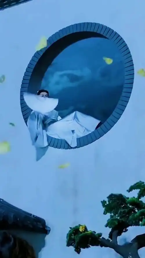 温客行/月下摇扇!这优雅的动作,勾人的眼神儿