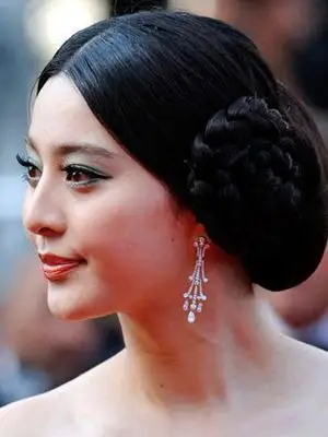 盘点范冰冰戛纳之行发型狂野热辣的大卷发