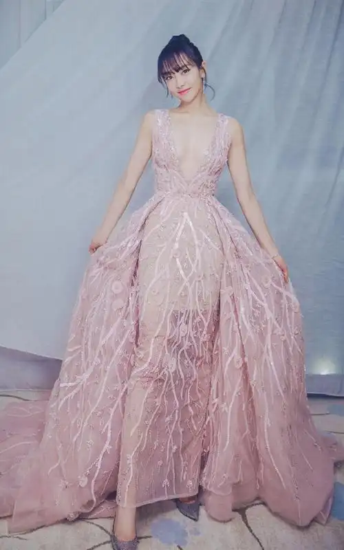 宋茜深v透视礼服性感写真手机壁纸