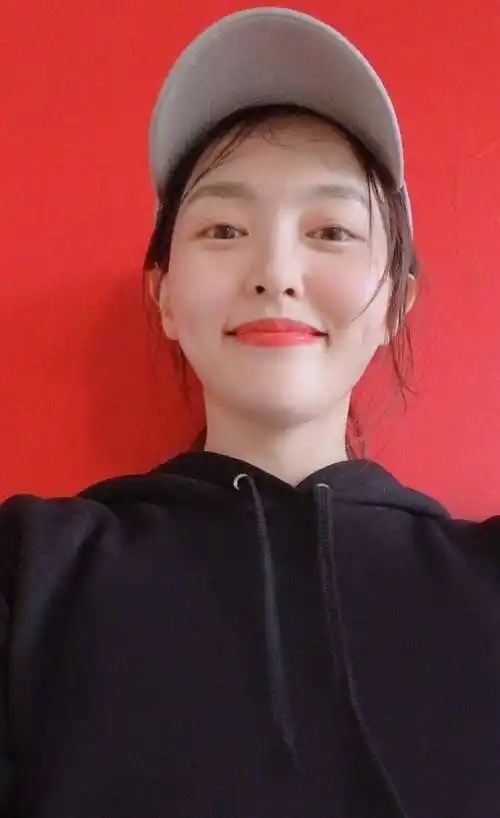 曝唐嫣已怀孕,机场路透视频为证!