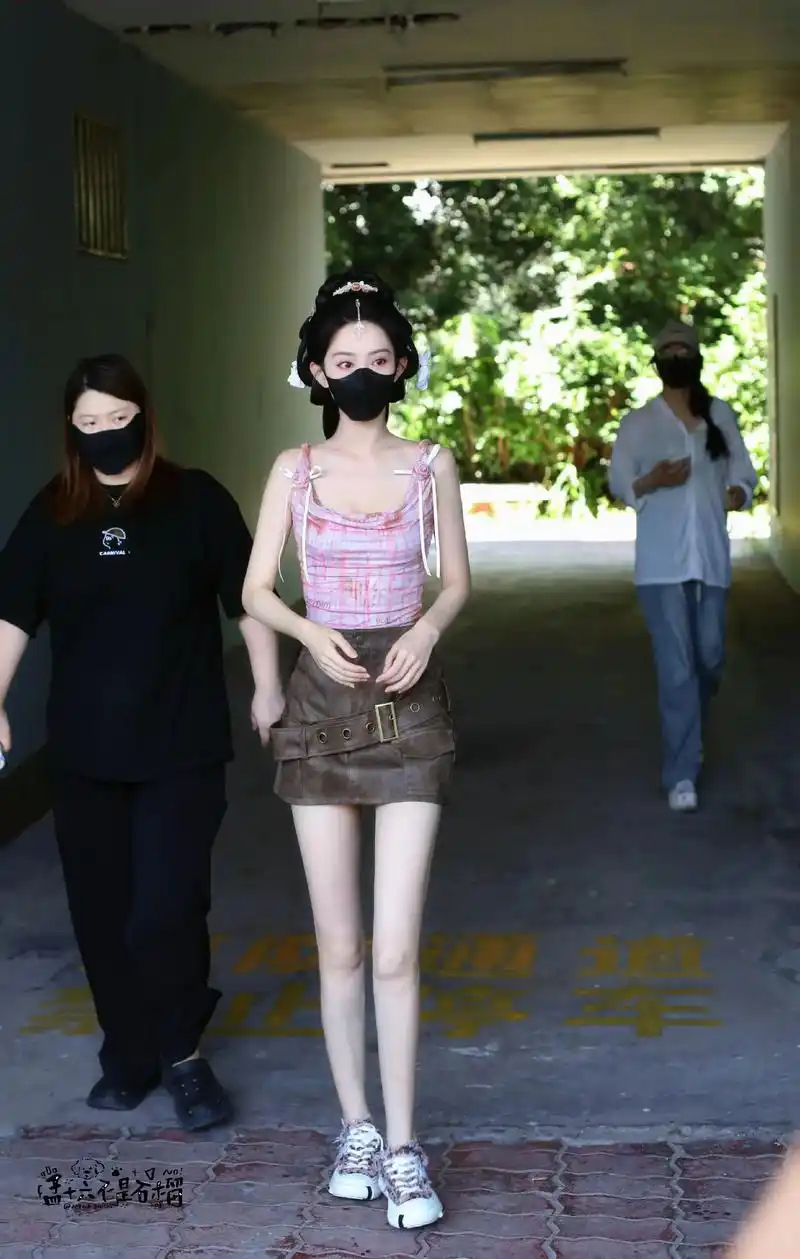 5出装.很漂亮的桃花,孟孟美得超级安心#孟子义桃花 - 抖音