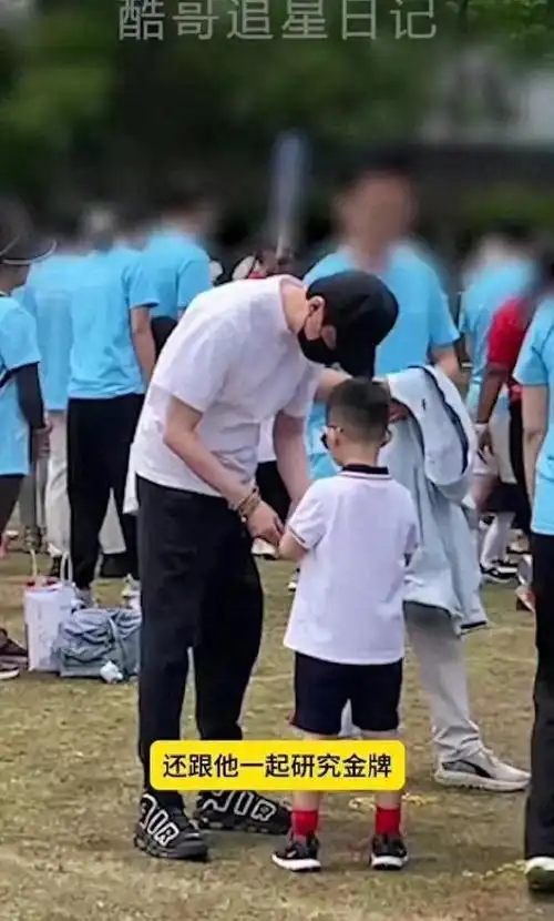 赵丽颖儿子近照