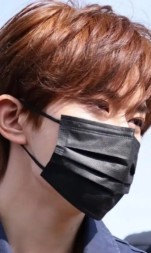 #易烊千玺胡子没刮干净##易烊千玺生图胡渣都看得清楚#