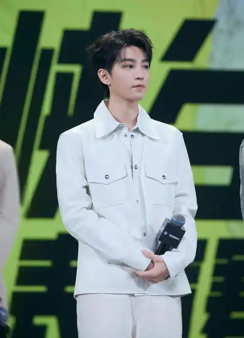 英雄联盟手游2周年##海克斯狂欢夜##王俊凯电竞男主