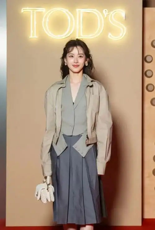 章泽天的面相进化了三个level